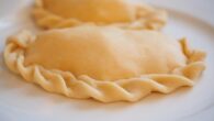 Hasperat (scharfes Bajoranisches Gericht) Für 3 Portionen Grundrezept (Hasperat scharf): 1 Kuchenteig, viereckig und ausgewallt. (42 x 26) ca. 150 […]