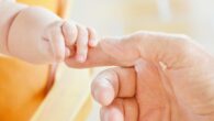 Übernommen aus dem Sylene Enquirer: Nur drei Monate nach ihrer Hochzeit geben Olivier Jade, ältester Sohn Desmond Jades (Anmerkung: Patriarch […]
